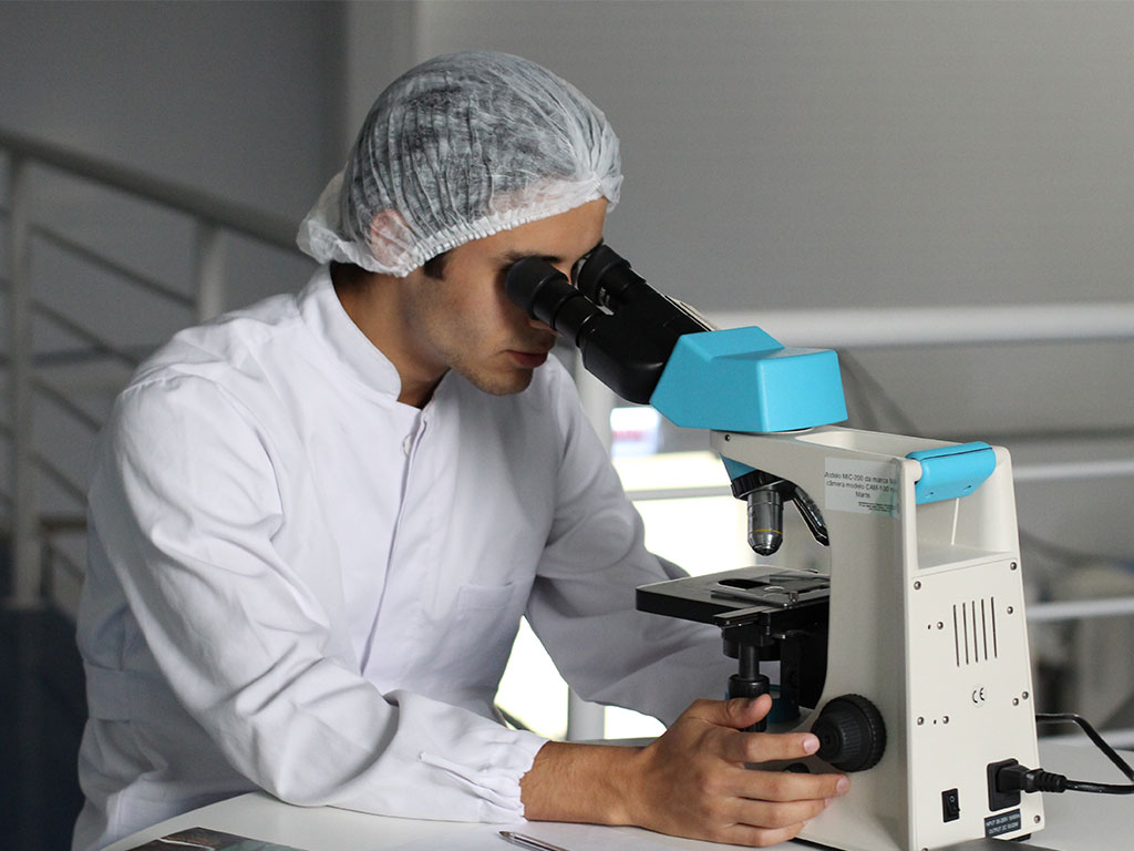 lab worker 